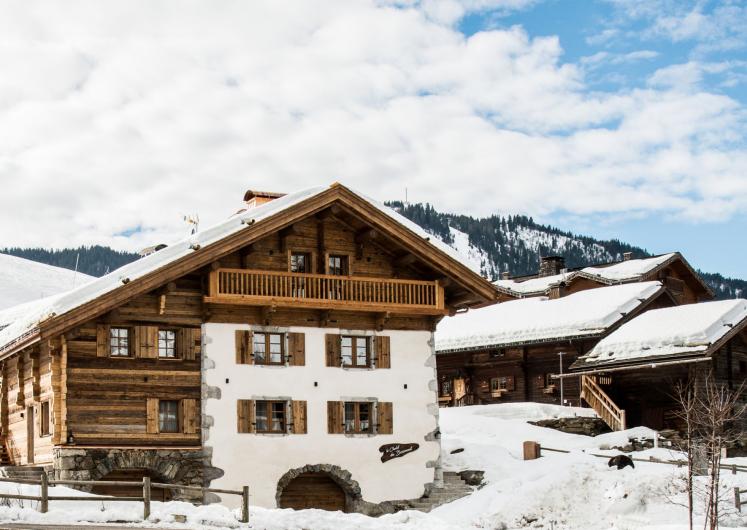 Luxury skiing and luxury chalets and hotels