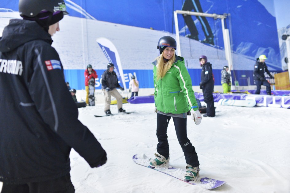 JB Learning to snowboard groups pic