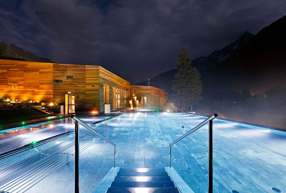 The outdoor thermal pools at QC Terme spa in Chamonix.