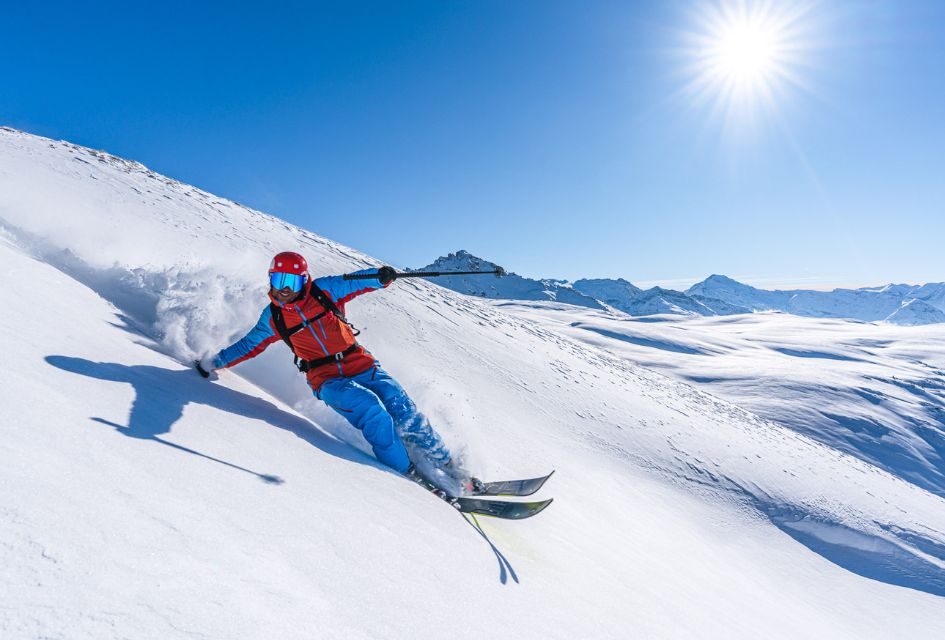 Oxygène ski & snowboard school instructor enjoying bluebird skiing off-piste/hors piste. Book your off-piste guides in advance - a great step for advanced skiers on a ski holiday checklist!
All rights reserved Oxygène ©