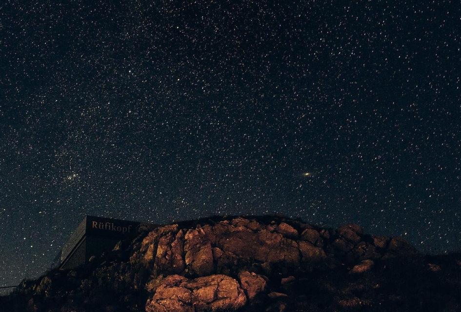 Laurentius Night at the Rüfikopf mountain station, with a starry night sky