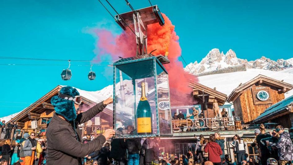 Bottle delivery gondola to the VIP area of La Folie Douce après ski bar in Méribel.