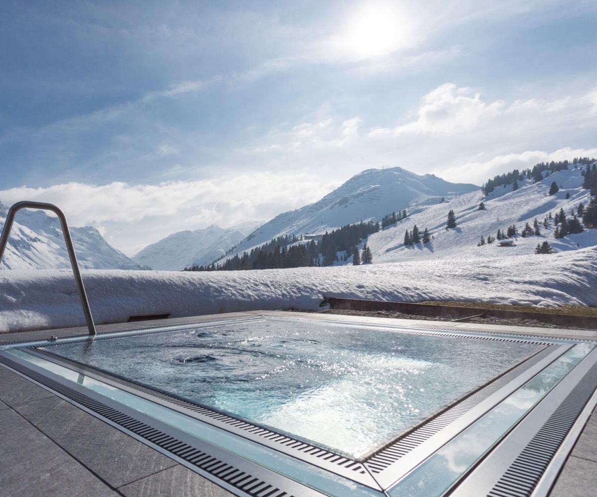 Chalets With Hot Tubs